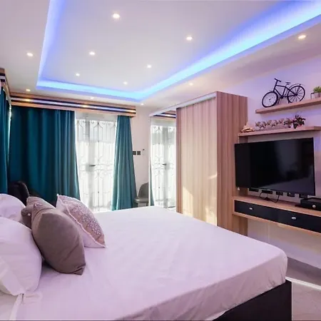 Dream Palace Apartment